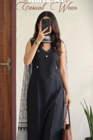 Sleeveless Kurta Pant Set with Printed Dupatta